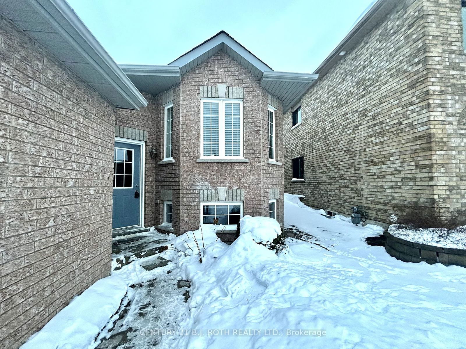 Detached House leased at Lower-140 Monique Crescent, Barrie, East Bayfield, L4M 6Y8 - MLS: S11920852