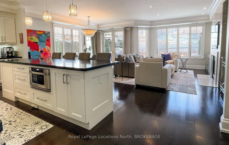 104 - 40 Trott Blvd, Collingwood, L9Y 5K5 | Image 3