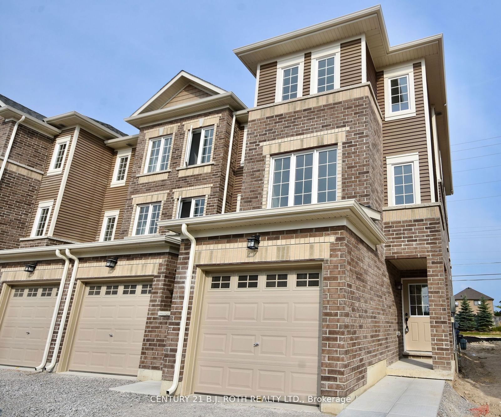 Townhouse for lease at 51 Pumpkin Corner Crescent, Barrie, Innis-Shore, L9J 0C2 - MLS: S11921415