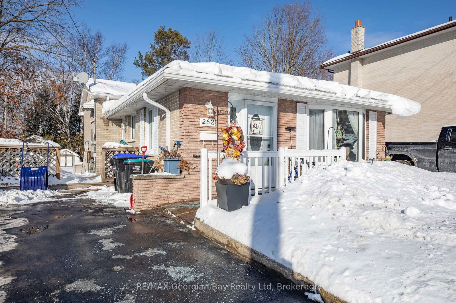 Detached House sold at 262 Scott Street, Midland, Midland, L4R 2M6 - MLS: S11922254
