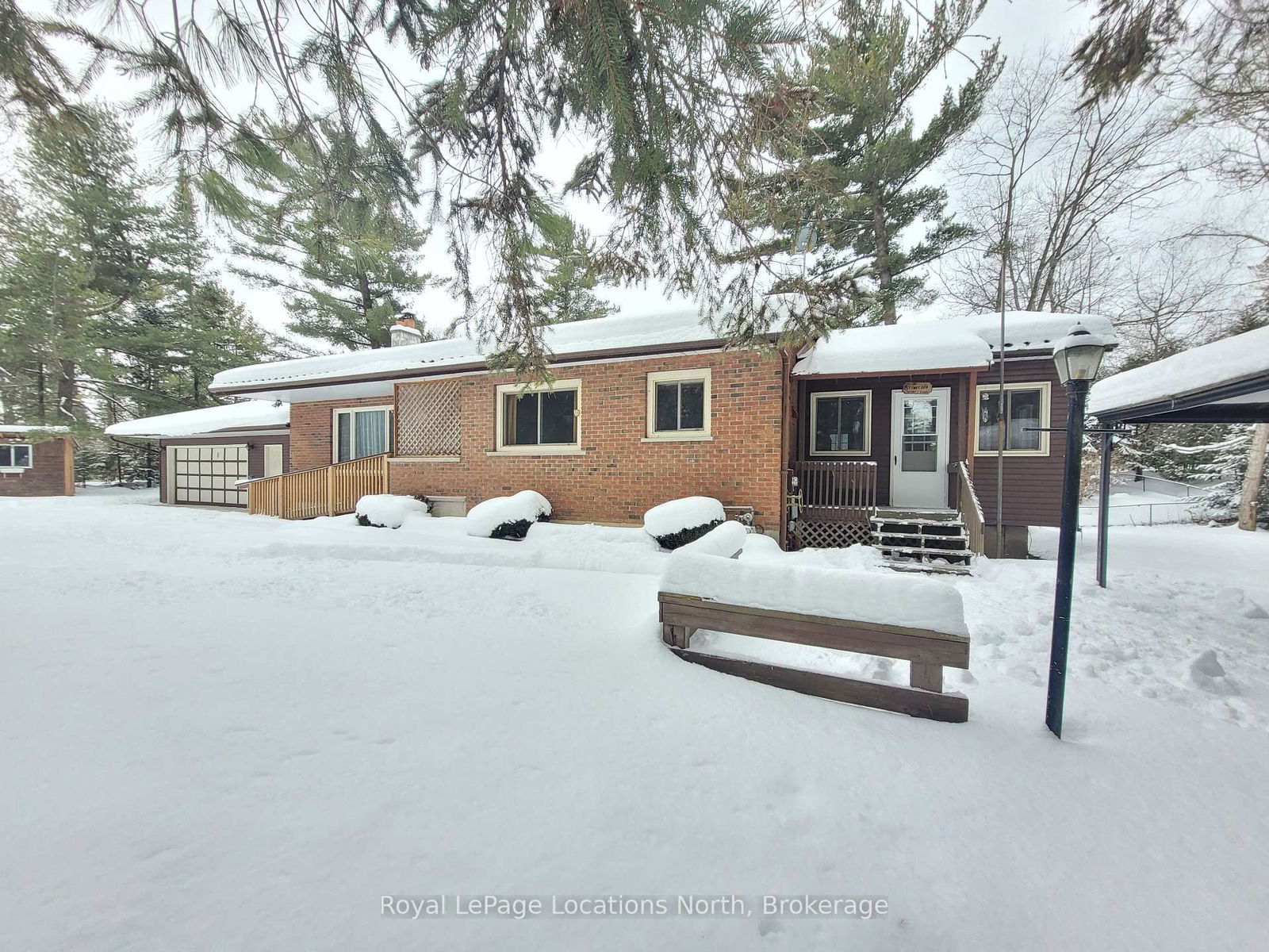 Detached House for sale at 8 Ronald Avenue, Tiny, Rural Tiny, L0L 1P1 - MLS: S11923205