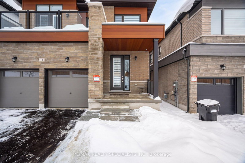 11 Calypso Ave, Springwater, L9X 2E1 | Image 3