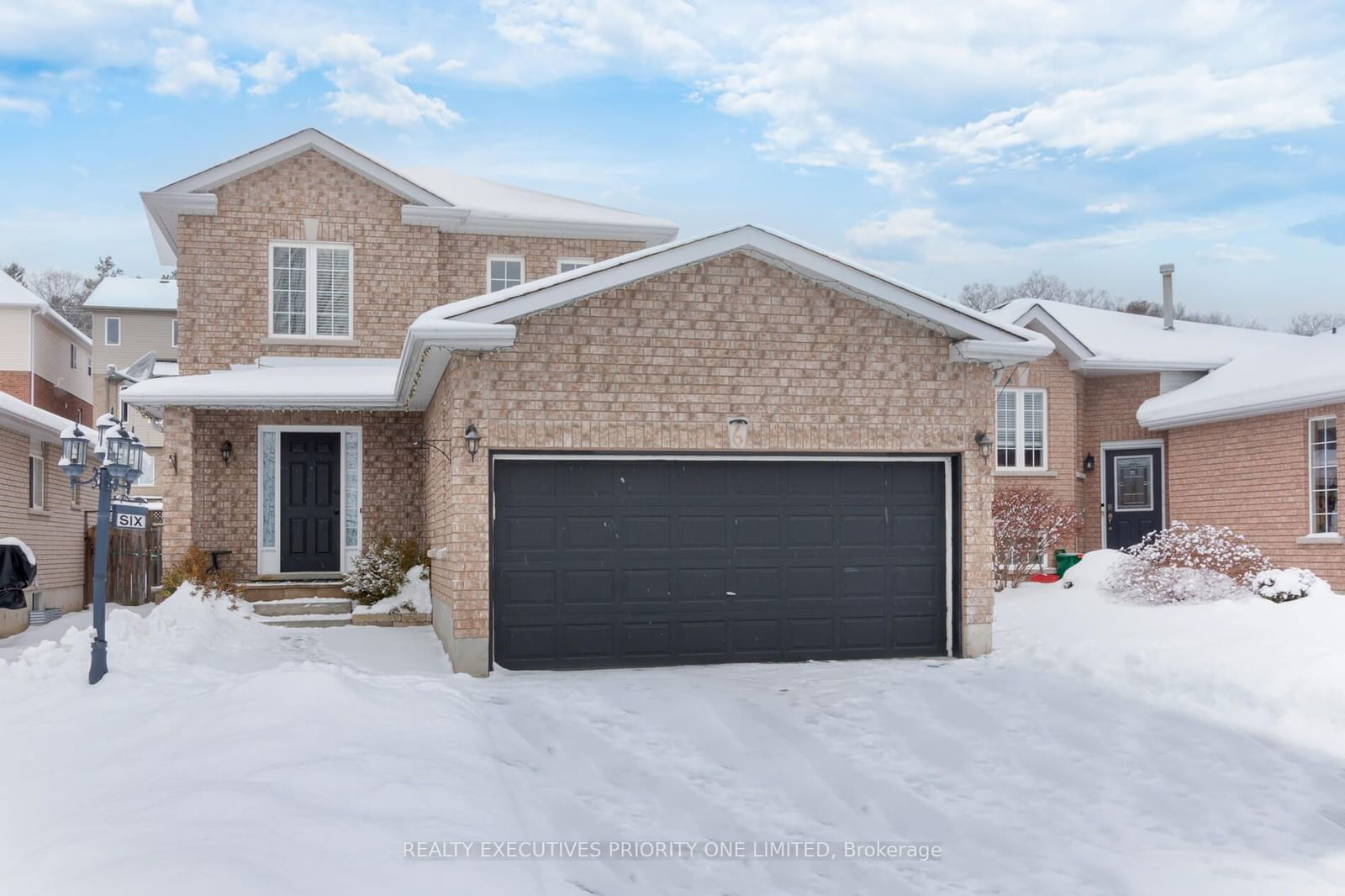 Detached House for sale at 6 Bird Street, Barrie, Edgehill Drive, L4N 0X1 - MLS: S11925929