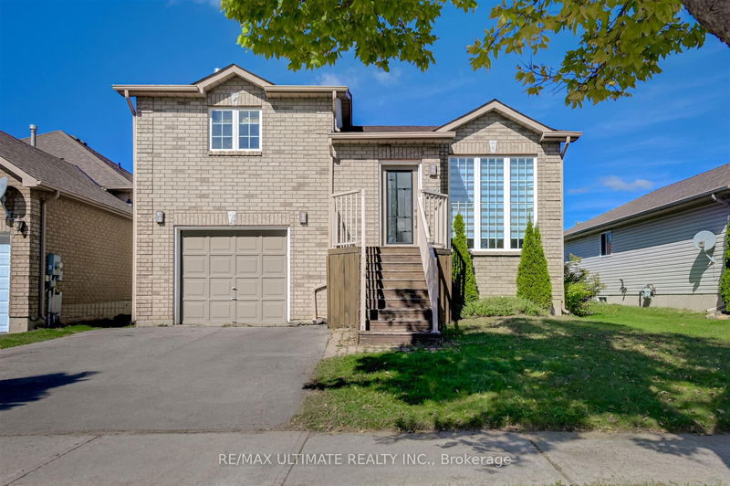 home for sale on 158 Hanmer Street E