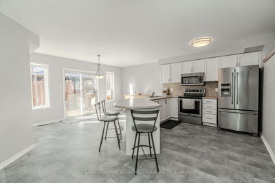 48 Loon Ave, Barrie - Painswick South image-0-2