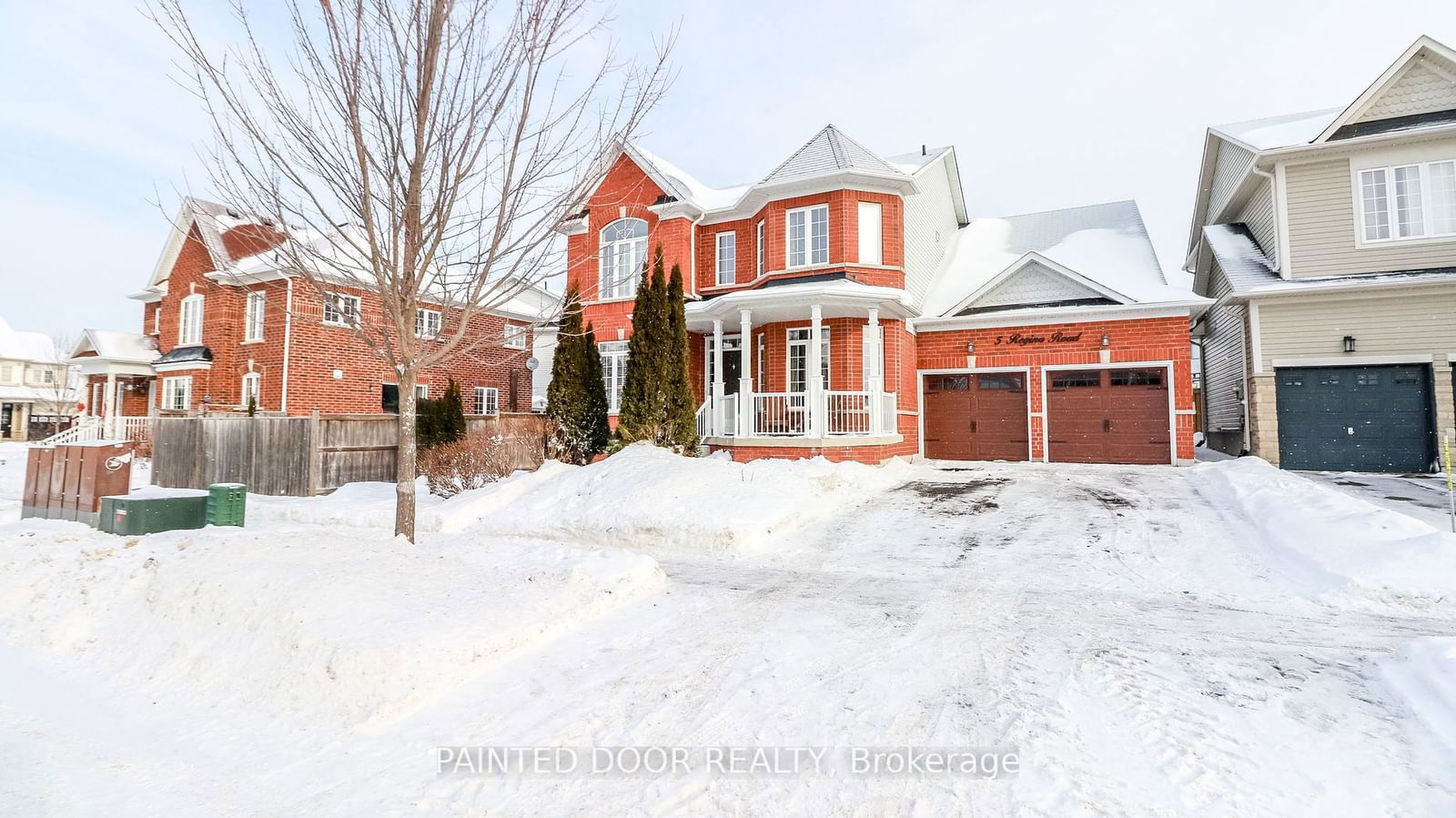 Detached House for sale at 5 Regina Road, Barrie, Innis-Shore, L4M 7J1 - MLS: S11927792