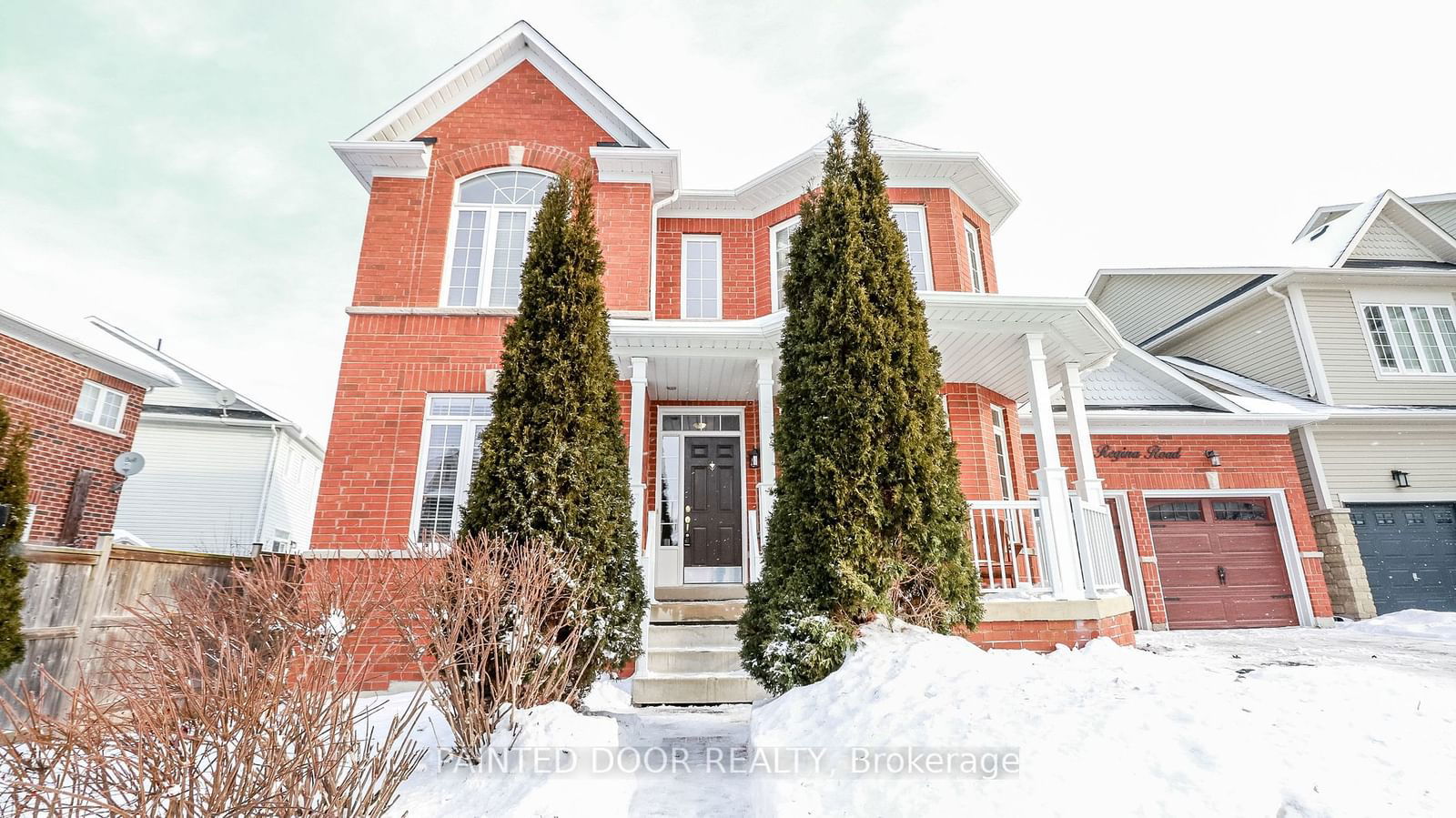 Detached House for sale at 5 Regina Road, Barrie, Innis-Shore, L4M 7J1 - MLS: S11927792