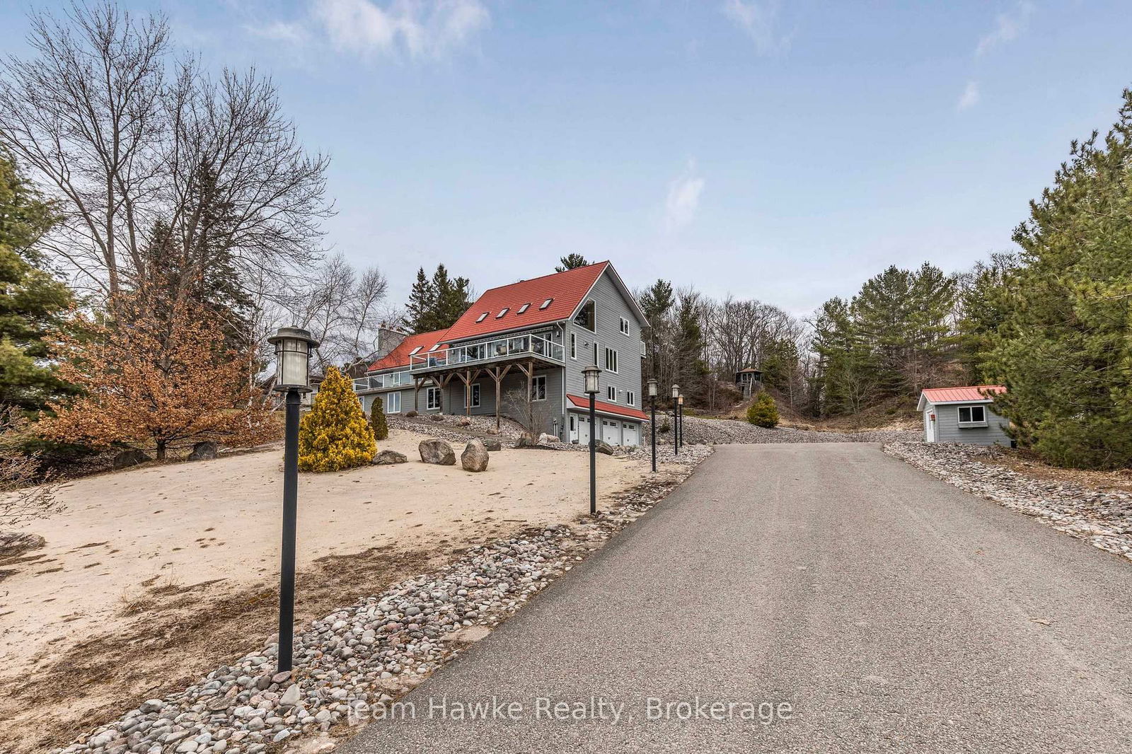 Detached House sold at 33 Wendake Road, Tiny, Rural Tiny, L0L 2T0 - MLS: S11928539