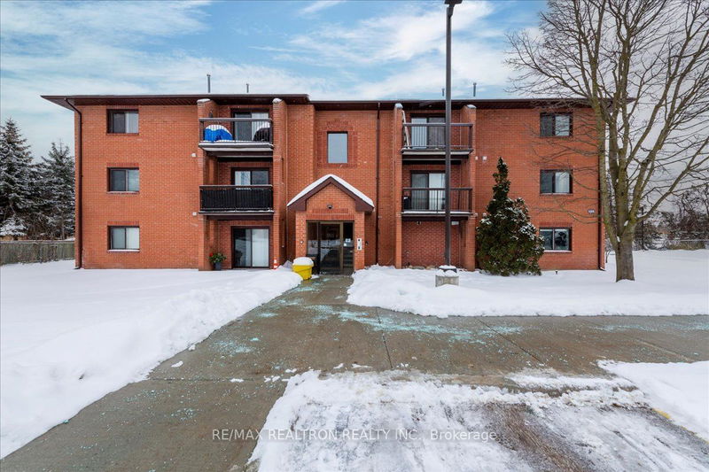 Unit K6 — 155 Edgehill Dr, Barrie - Letitia Heights image-0-0