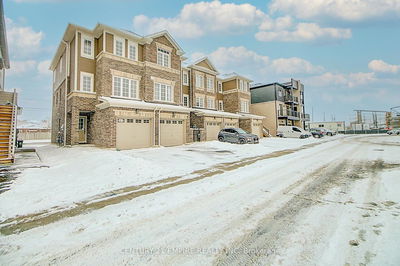 43 Pumpkin Corner Cres, Barrie - Rural Barrie Southeast