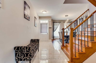 61 Mcisaac Dr, Springwater - Minesing image-0-3