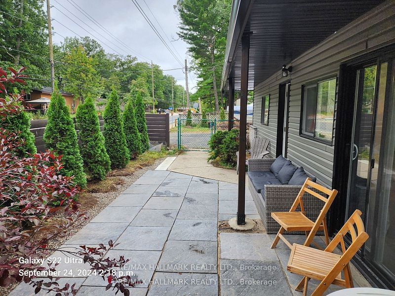 home for sale on 1560 River Road W