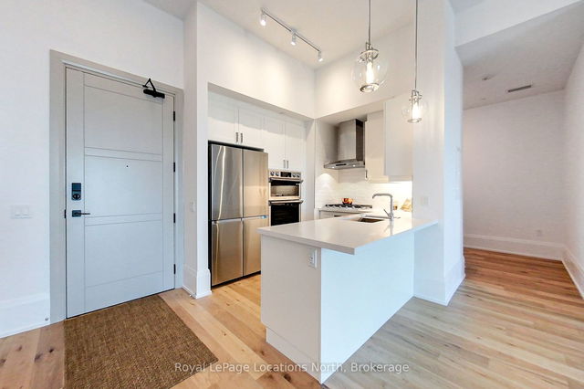 PH 603 - 1 HUME Street