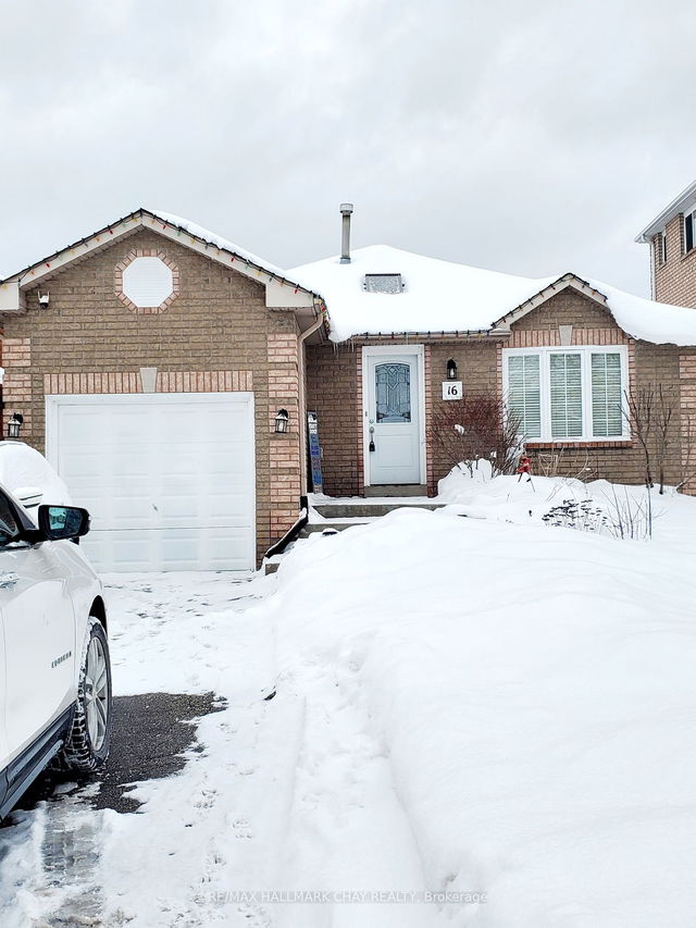 16 Waddington Crescent
