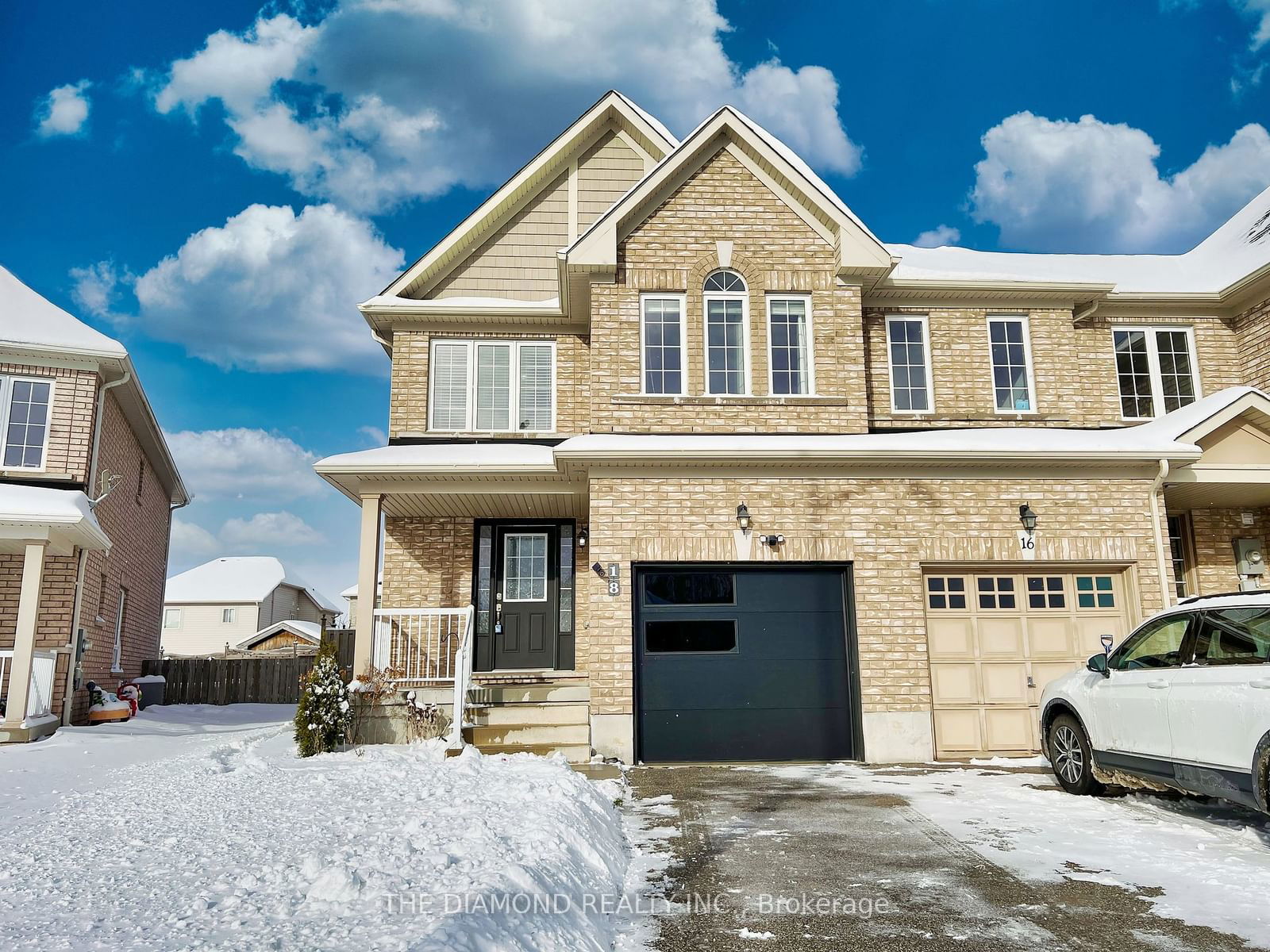 Townhouse for sale at 18 Lancaster Court, Barrie, Innis-Shore, L4M 0G1 - MLS: S11932510