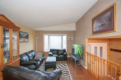 17 Mcconkey Pl, Barrie - Allandale Heights image-0-4