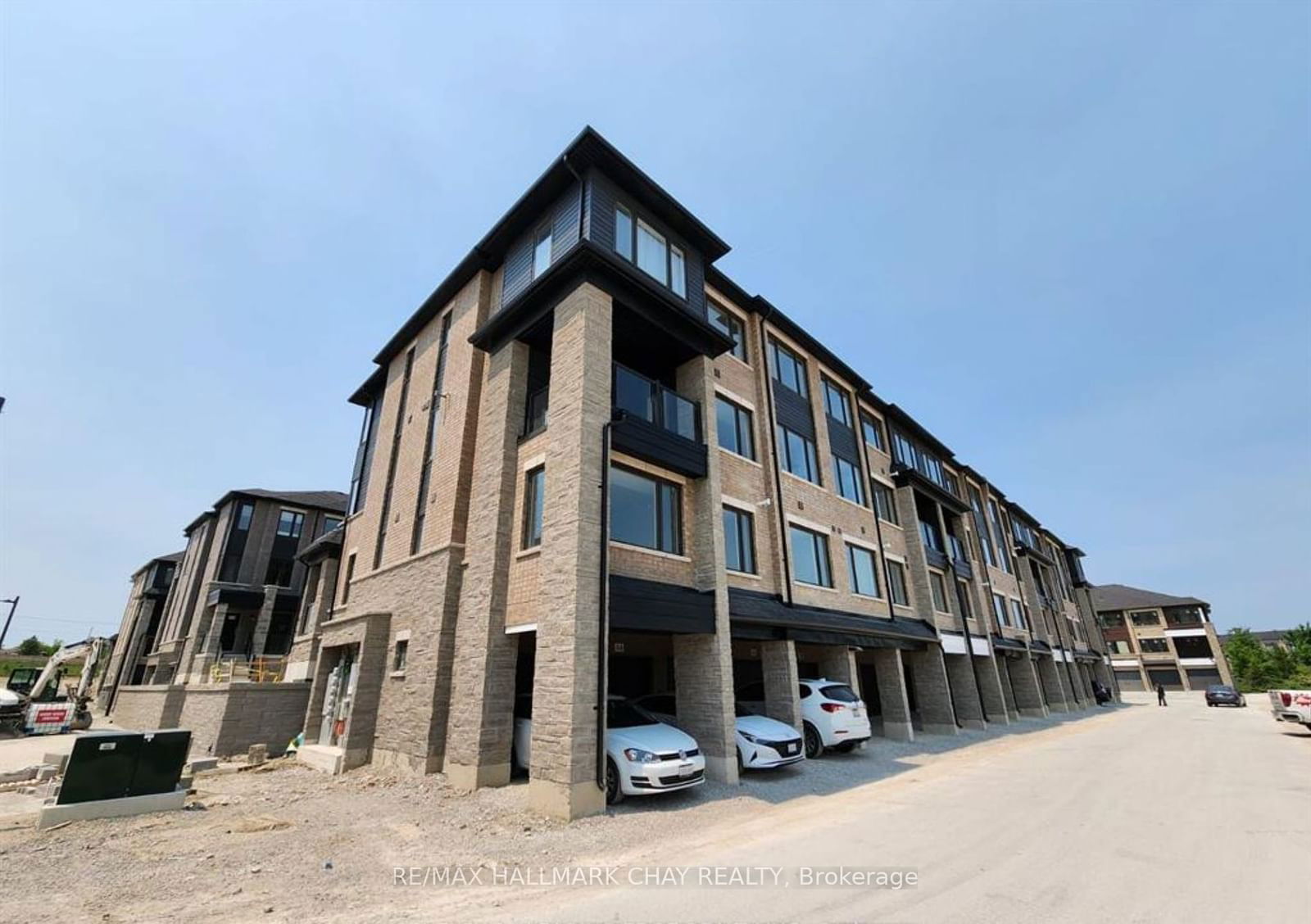 Townhouse for lease at 86 Appletree Lane, Barrie, Innis-Shore, L9J 0P1 - MLS: S11933880