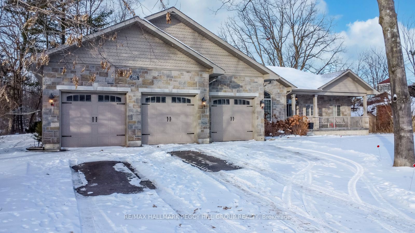 Building at 392 Cox Mill Road, Barrie, South Shore