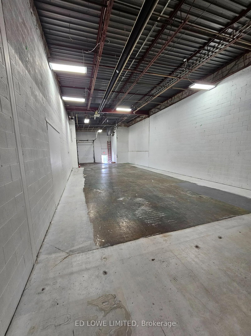 5 - 40 Bell Farm Rd, Barrie, L4M 5L3 | Image 2