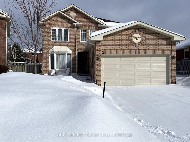 21 Barwick Dr, Barrie - West Bayfield image-0-0