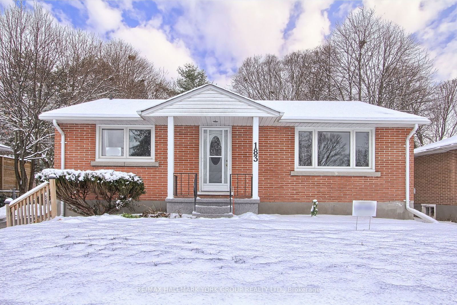 Detached House for lease at 183 Wellington Street, Barrie, Wellington, L4M 2C7 - MLS: S11935489