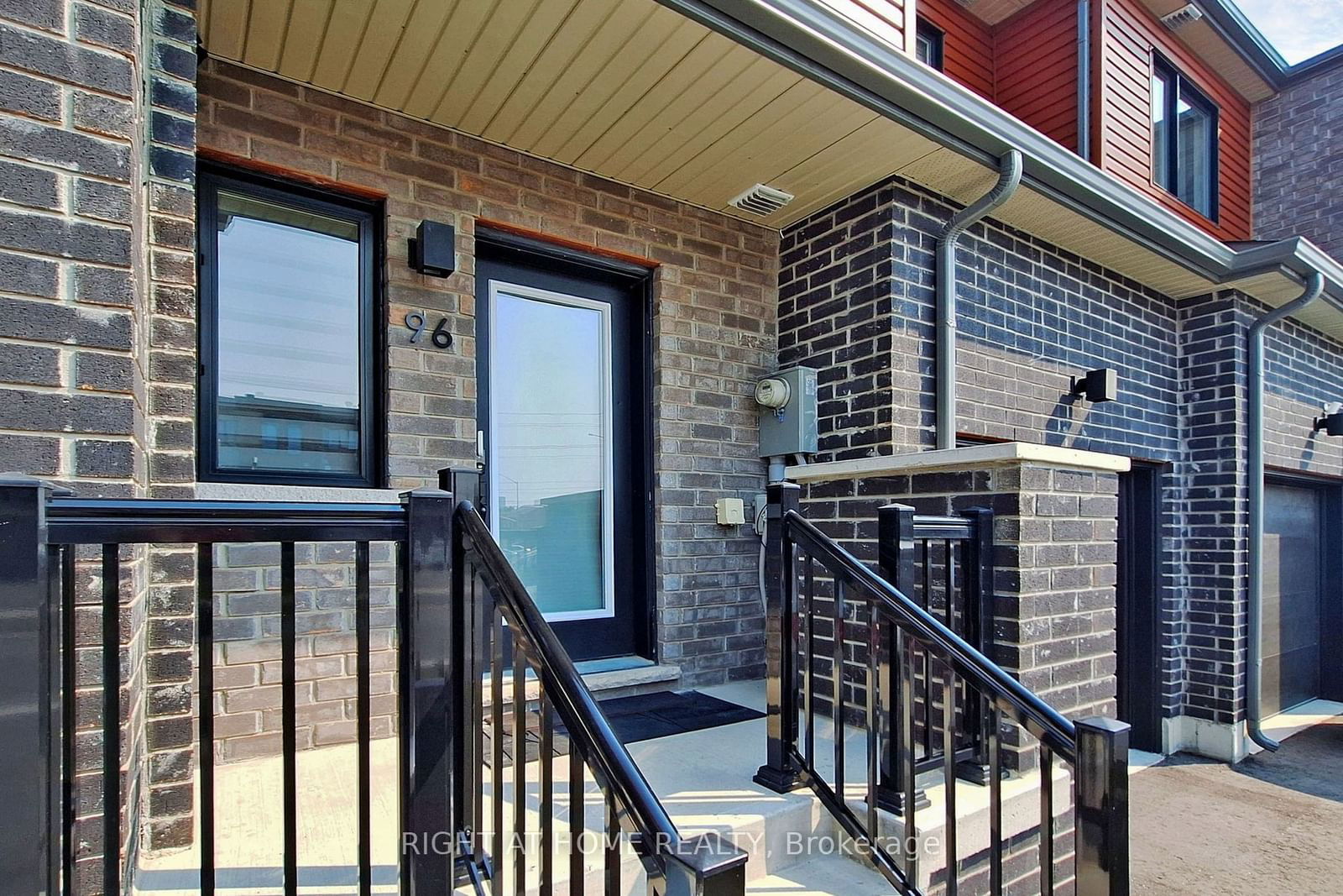 Townhouse for lease at 96 Fairlane Avenue, Barrie, Painswick South, L9J 0M5 - MLS: S11936227