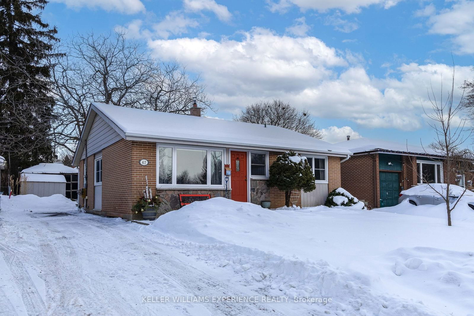 Detached House for sale at 67 Queen Street, Barrie, Codrington, L4M 1Z2 - MLS: S11937445