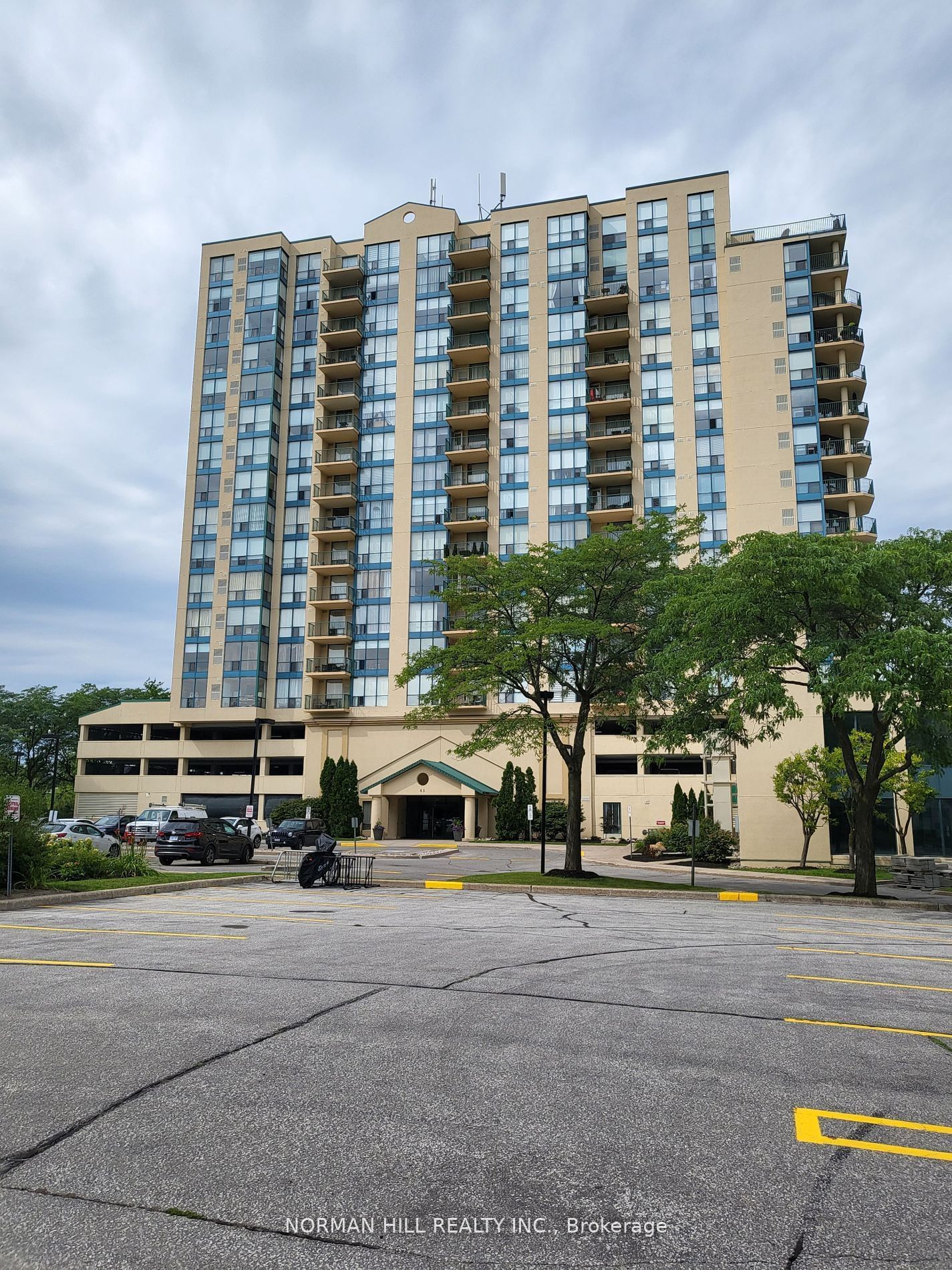 Condo sold at 1111-65 Ellen Street, Barrie, Lakeshore, L4N 3A5 - MLS: S11939318