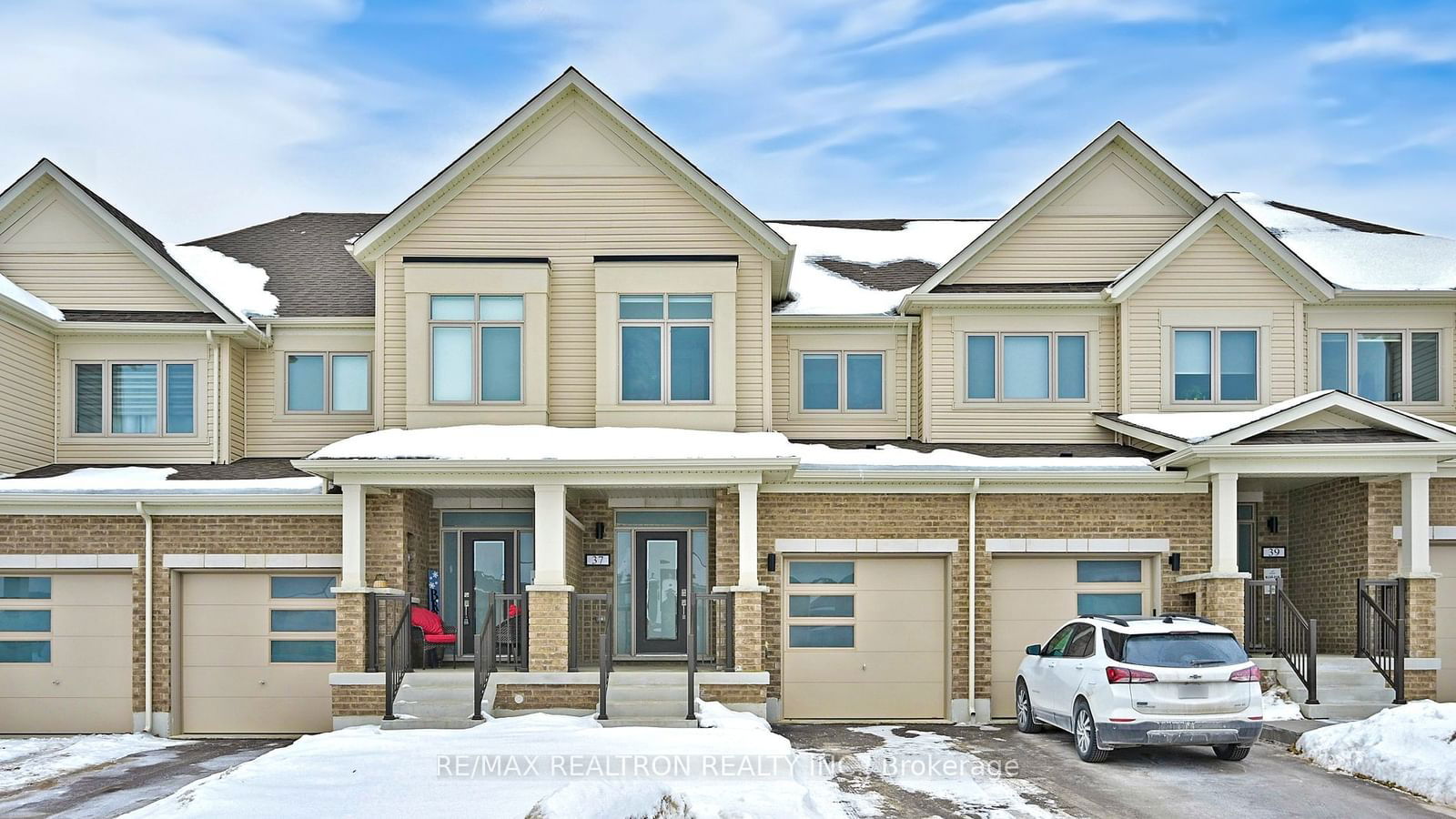 Townhouse for lease at 37 Sagewood Avenue, Barrie, Painswick South, L9J 0K8 - MLS: S11939754