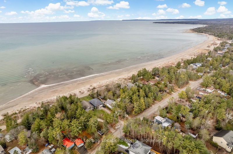 home for sale on 948 RIVER Road E