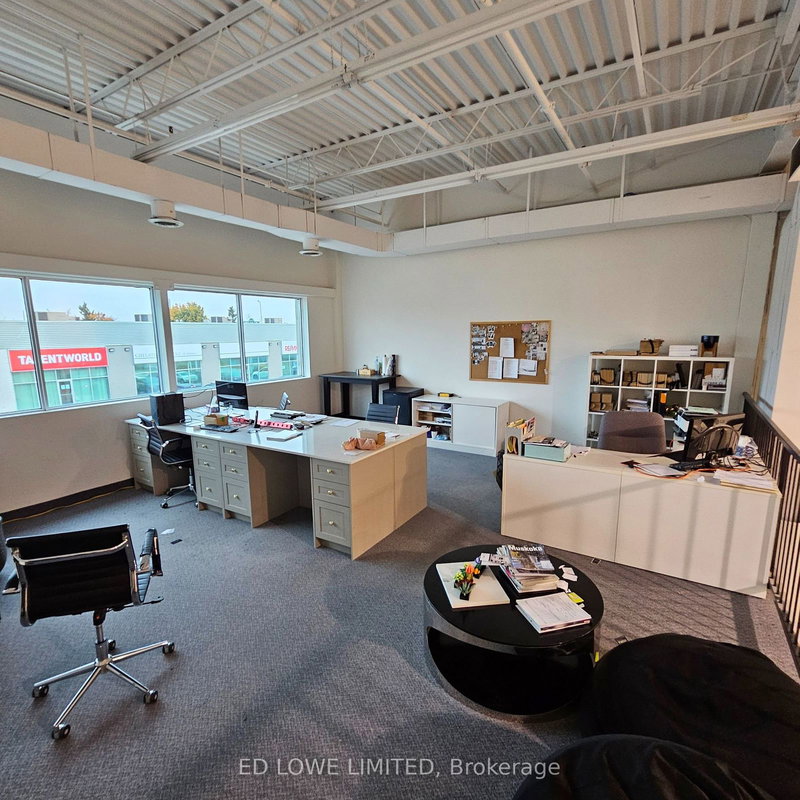 M - 570 Bryne Dr, Barrie, L4N 9P6 | Image 3