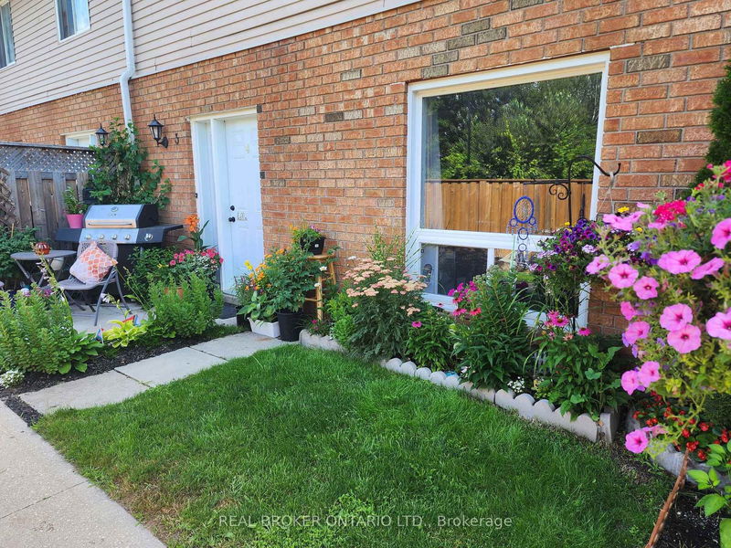 home for lease on Unit 12-210 North Street