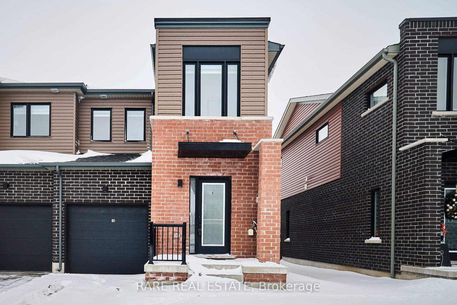 Townhouse for sale at 16 Fairlane Avenue, Barrie, Painswick South, L9J 0M9 - MLS: S11945282