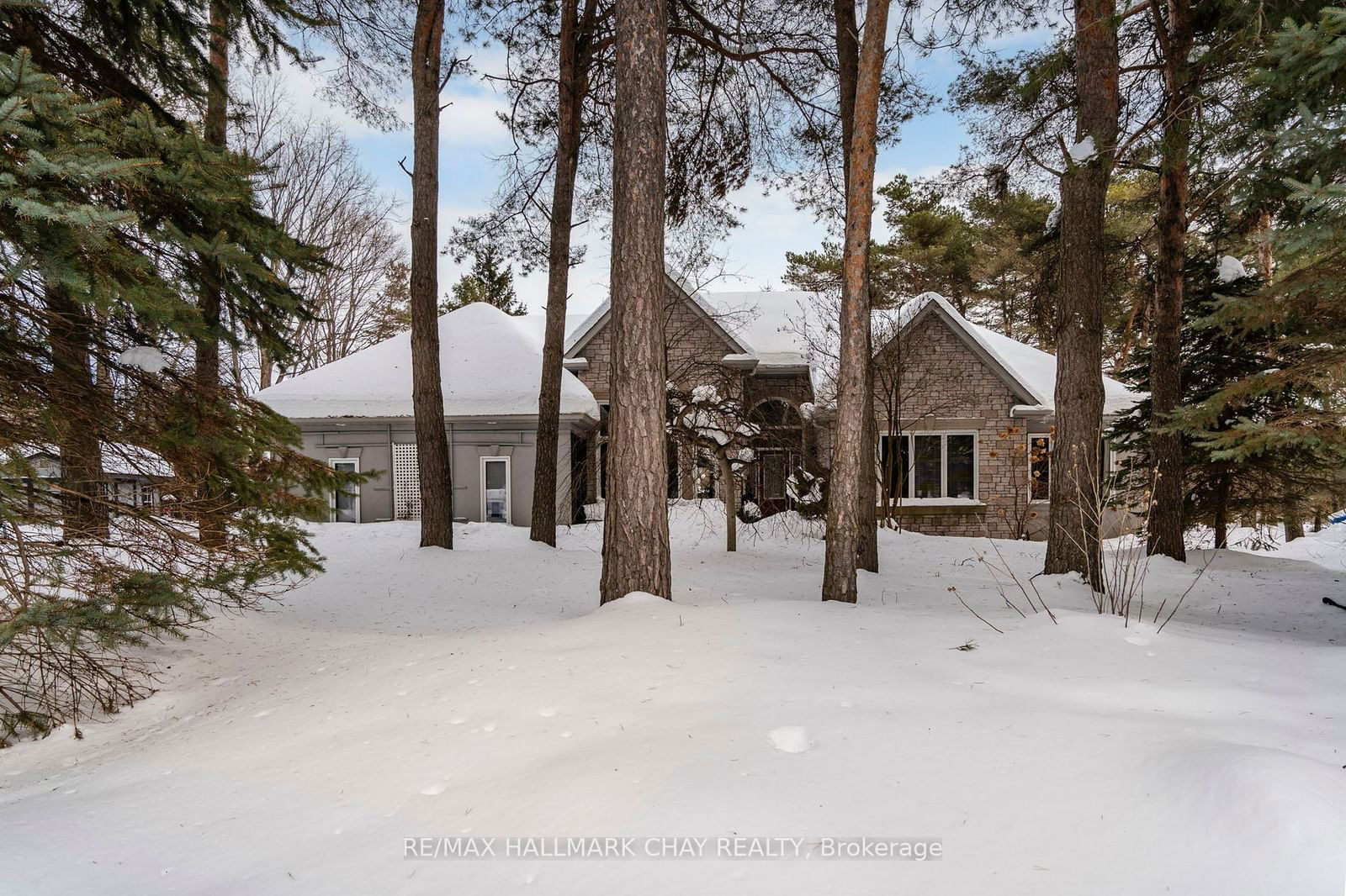 Building at 11 Bunker Place, Oro-Medonte, Horseshoe Valley