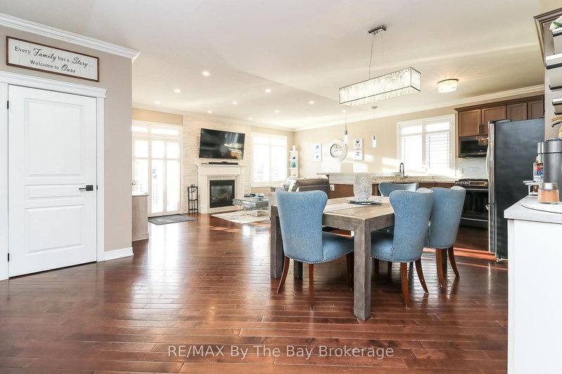 9 Broadpoint St, Wasaga Beach, L9Z 3B8 | Image 3