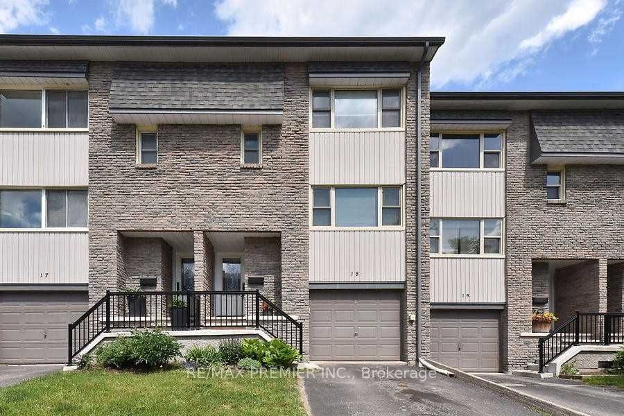 Townhouse for lease at 18-2 North Street, Barrie, Wellington, L4M 2R9 - MLS: S11947226