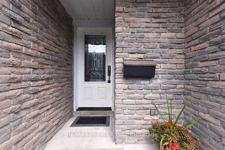 Townhouse for lease at 18-2 North Street, Barrie, Wellington, L4M 2R9 - MLS: S11947226