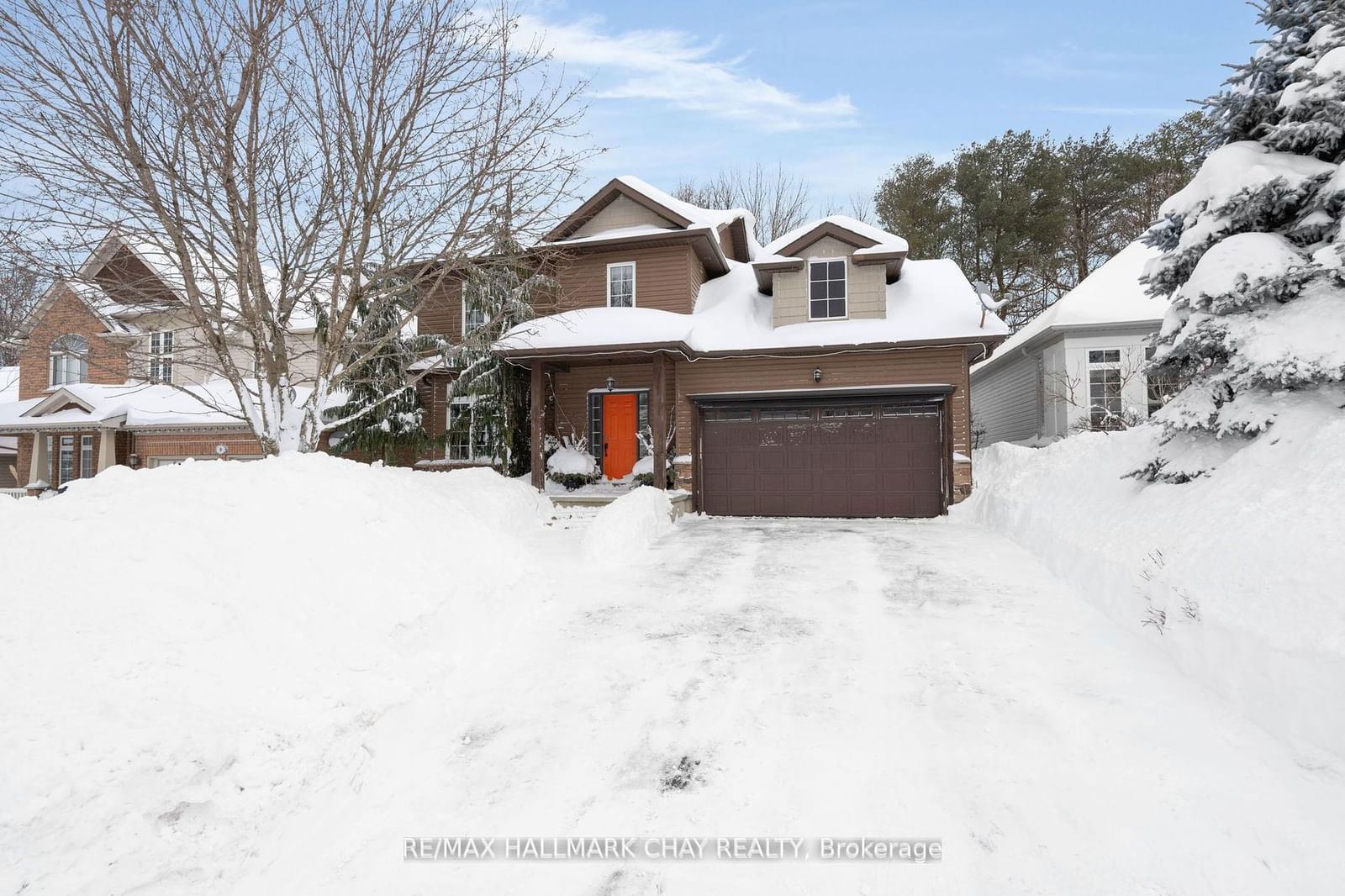 Building at 11 OAKMONT Avenue, Oro-Medonte, Horseshoe Valley