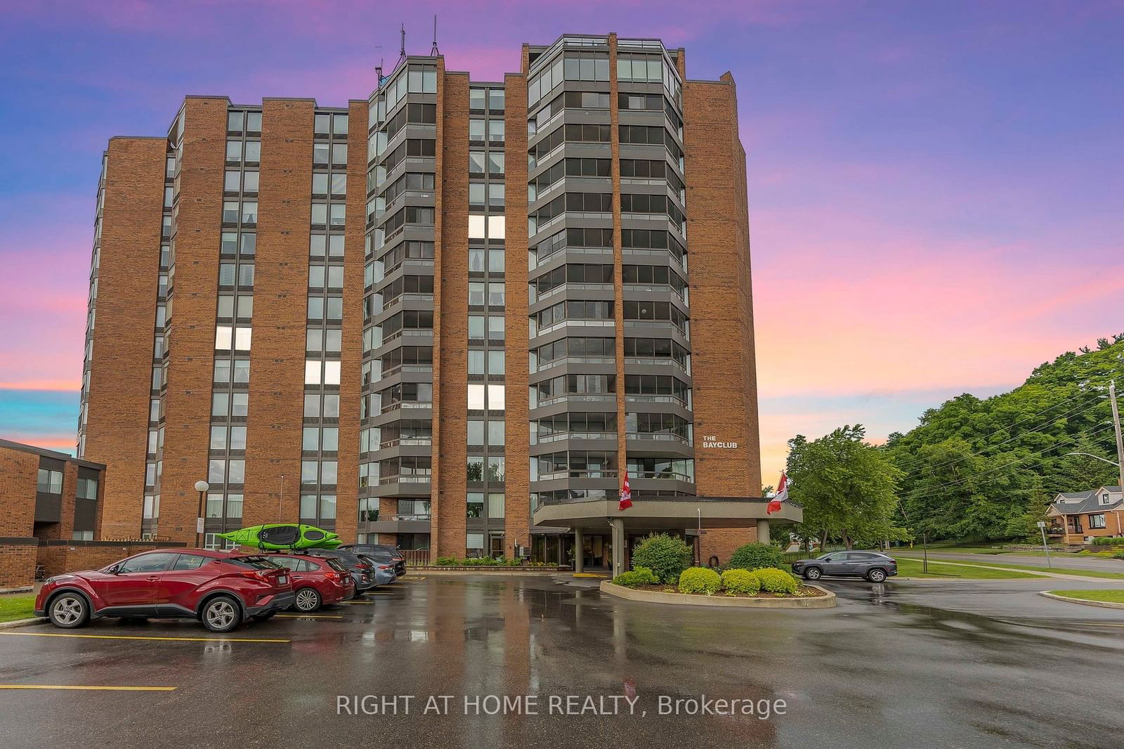 Condo for sale at 304-181 Collier Street, Barrie, North Shore, L4M 5L6 - MLS: S11950530