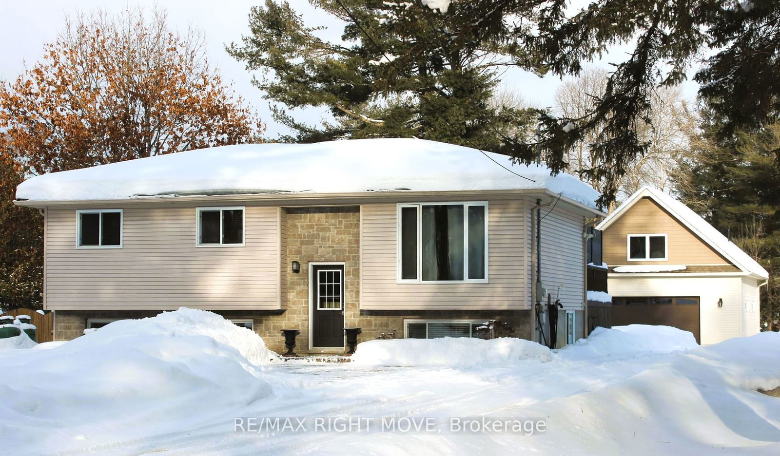 Detached House for sale at 3015 Sparrow Lake Road, Severn, Rural Severn, L0K 2B0 - MLS: S11952578