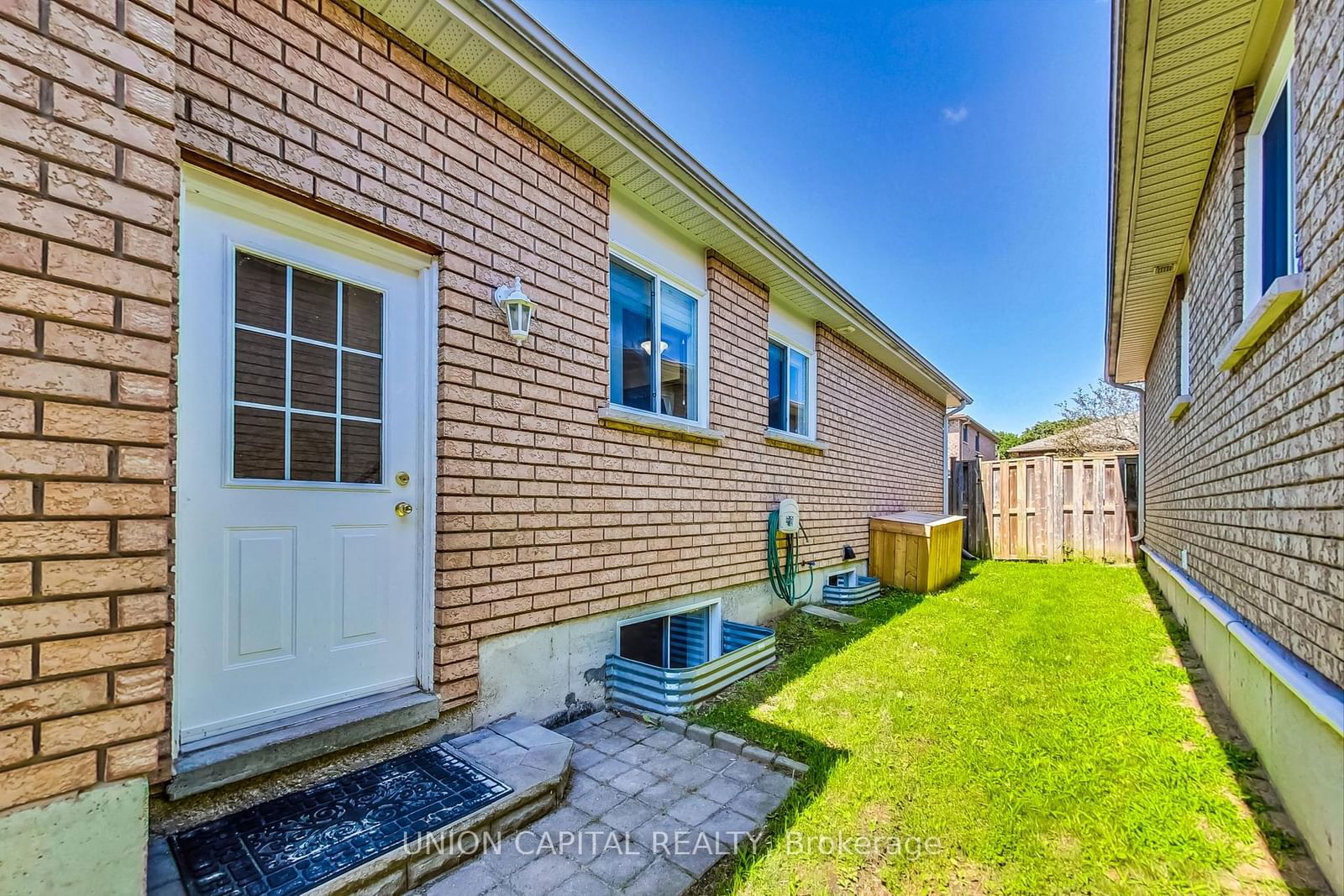 Detached House for lease at BSMT-10 Butternut Drive, Barrie, Holly, L4N 0E2 - MLS: S11952732