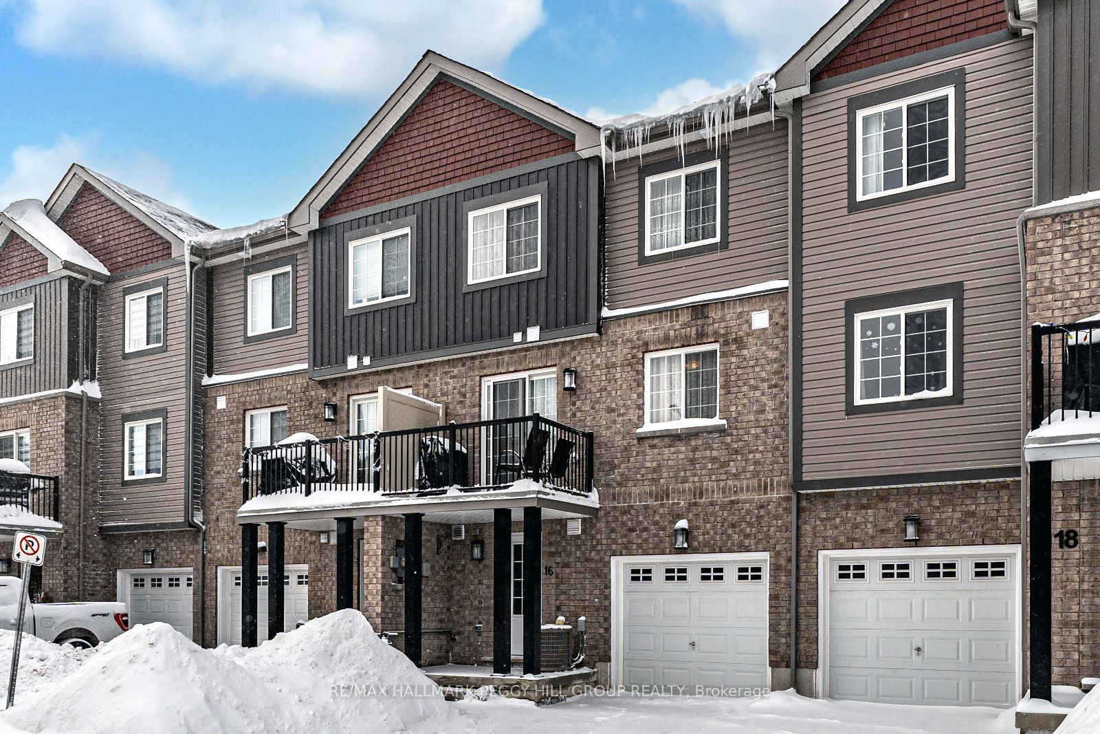 Townhouse for sale at 16 Andean Lane, Barrie, Rural Barrie Southwest, L9J 0J4 - MLS: S11953363