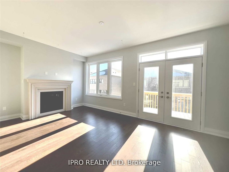 30 Periwinkle Rd W, Springwater, L9X 2C8 | Image 3