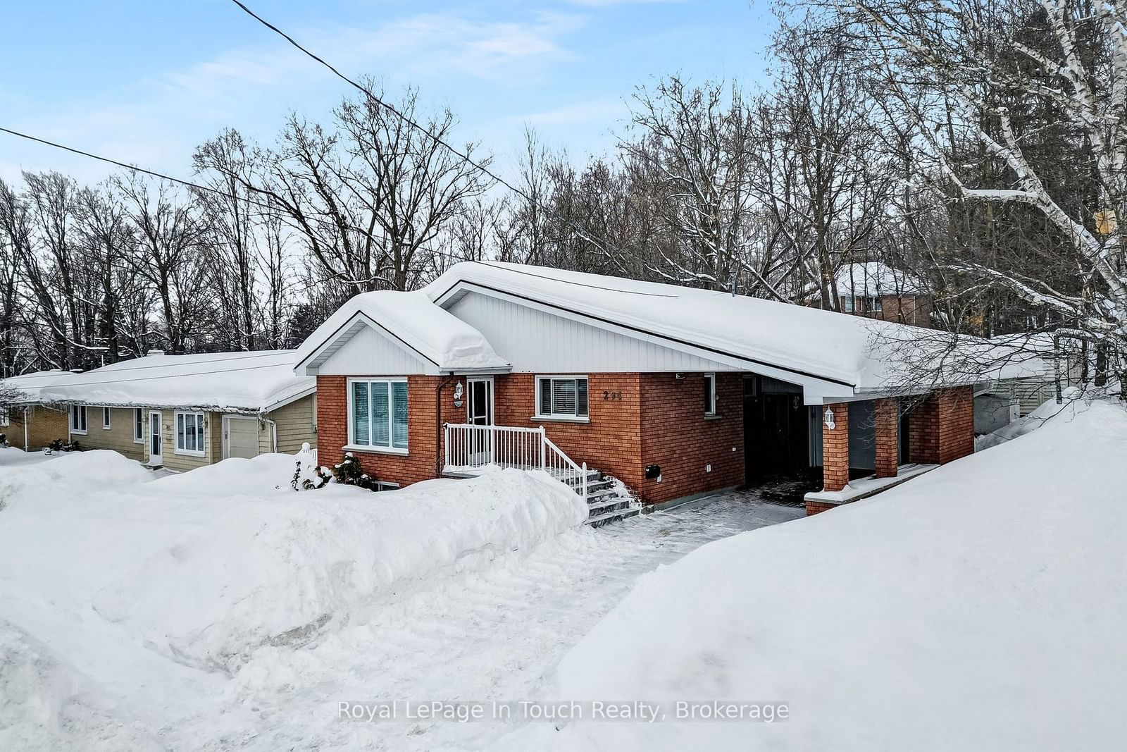 Detached House sold at 294 Eighth Street, Midland, Midland, L4R 4B5 - MLS: S11954601