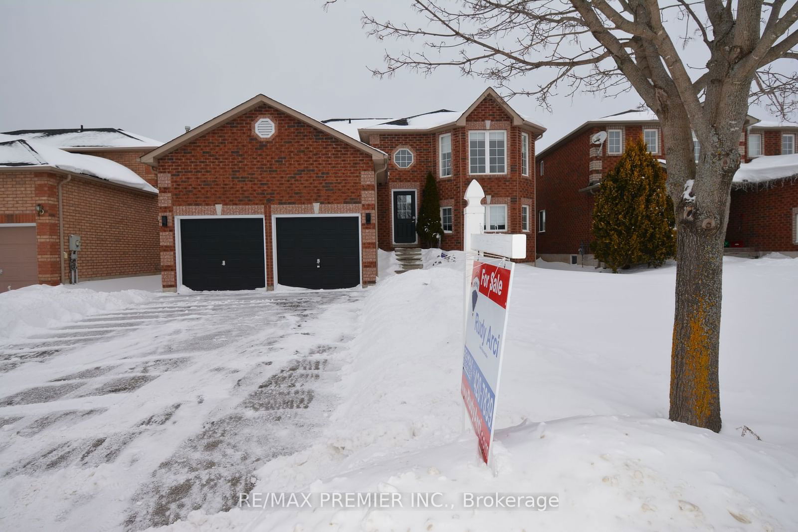 Detached House for sale at 16 Commonwealth Road, Barrie, Innis-Shore, L4M 7J6 - MLS: S11954807