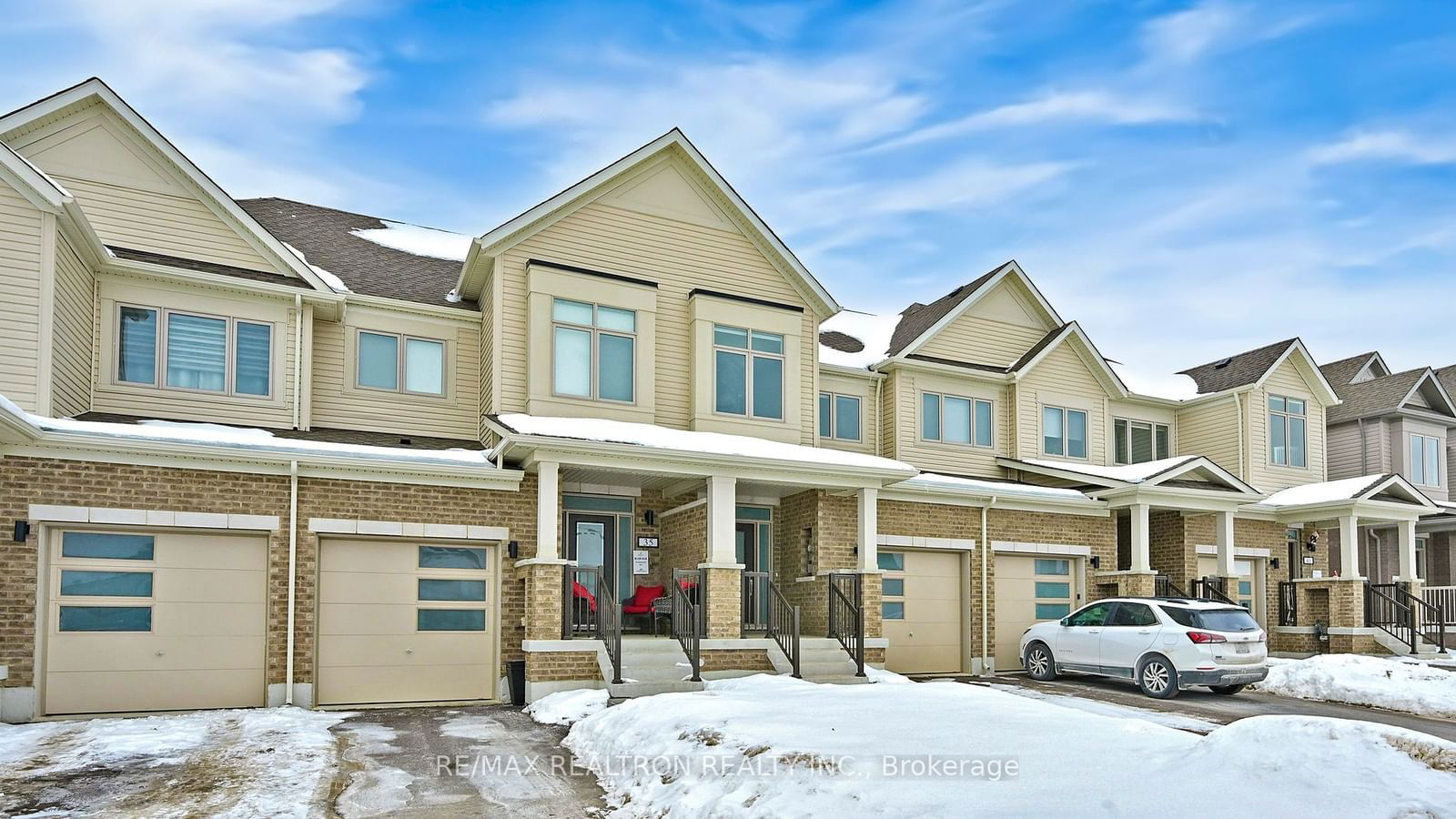 Townhouse for lease at 37 Sagewood Avenue, Barrie, Painswick South, L9J 0K8 - MLS: S11954883