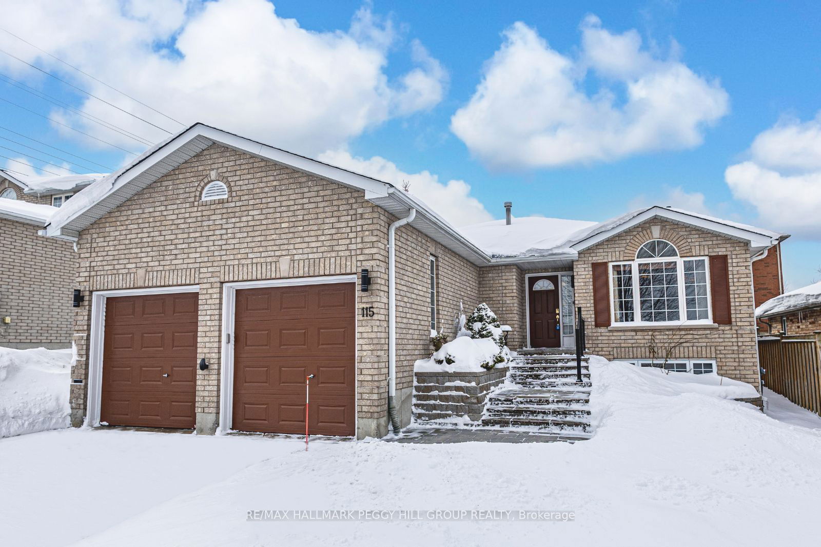 Detached House for sale at 115 Lion's Gate Boulevard, Barrie, Little Lake, L4M 7E5 - MLS: S11954963