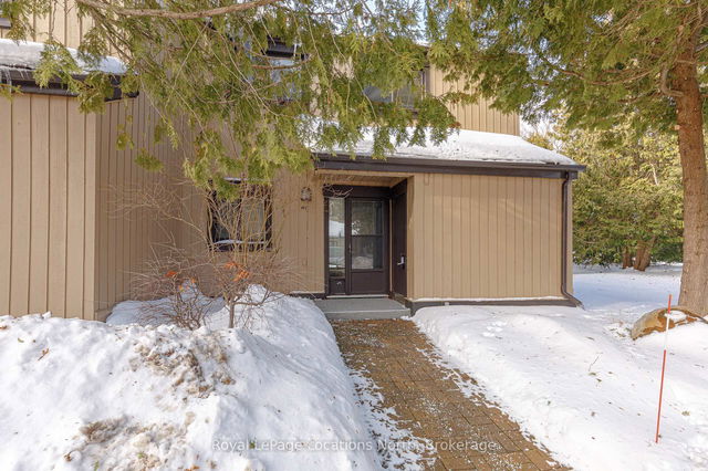 7 - 147 Escarpment Crescent