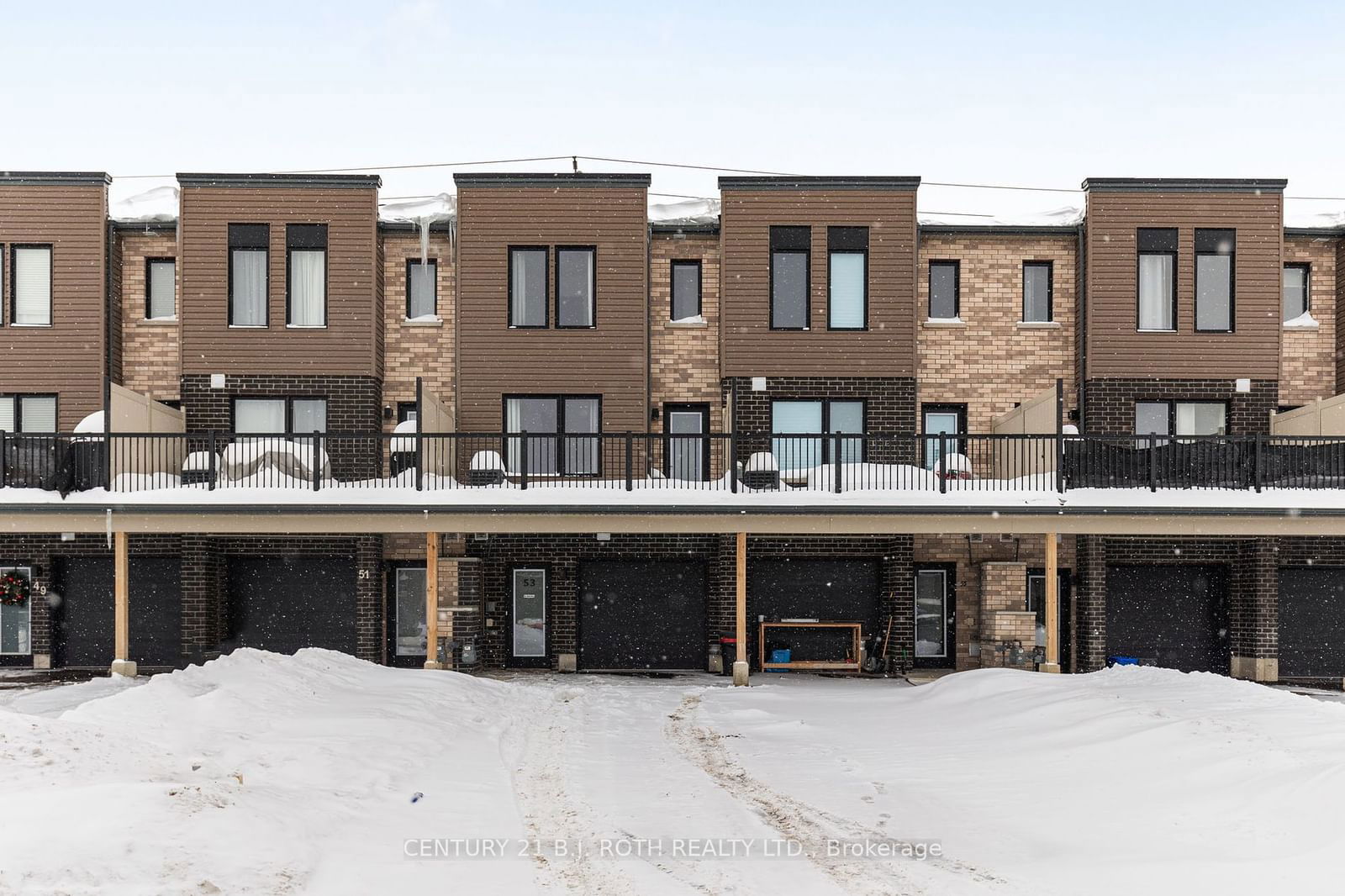 Townhouse for lease at 53 FAIRLANE Avenue, Barrie, Painswick South, L9J 0N1 - MLS: S11957590