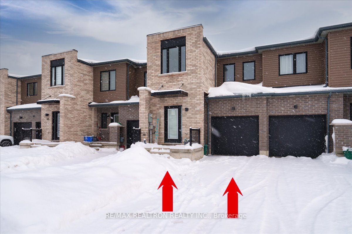 Townhouse for sale at 38 Fairlane Avenue, Barrie, Painswick South, L9J 0M9 - MLS: S11957763